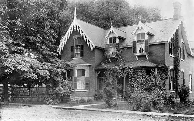 MacDougall House in Arnprior