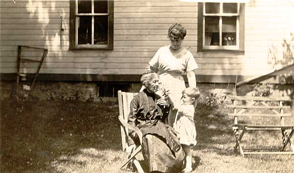 Anna Maria Simpson with George Eldon McElroy Jr. and Florence Evelyn MacDougall
