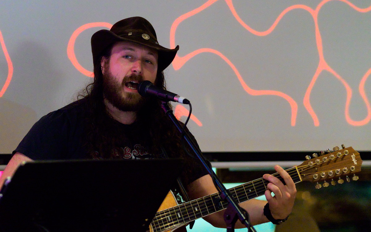 The Long and Short perform at Long Shots Sports Cafe in Deep River 20230401