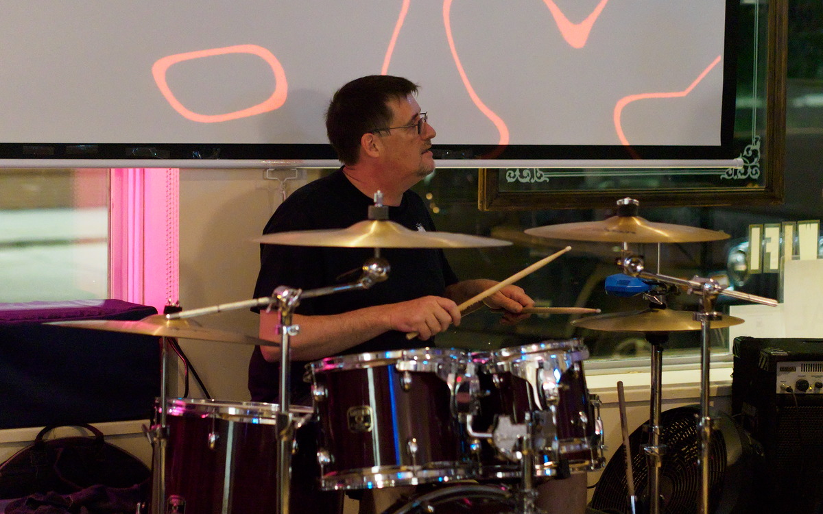Lock Stock and Barrel perform at Long Shots Sports Cafe in Deep River 20230610