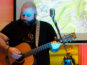Mitch Desilets performs at Long Shots Sports Cafe in Deep River  20221210