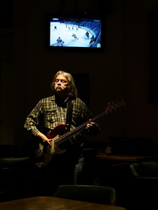 Open mic at Long Shots Sports Cafe in Deep River  20221213