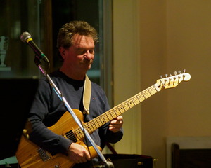 Open mic at Long Shots Sports Cafe in Deep River  20221213