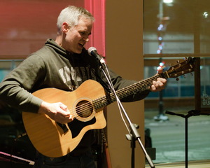 Open mic at Long Shots Sports Cafe in Deep River  20230117