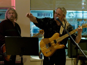 Open mic at Long Shots Sports Cafe in Deep River  20230228