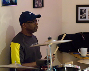 Open mic at Long Shots Sports Cafe in Deep River  20230321