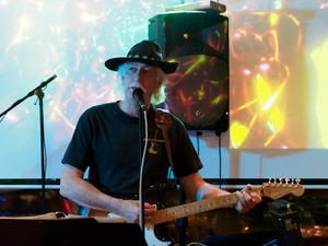 The Lonesome Dreamers perform at Long Shots Sports Cafe in Deep River  20230408