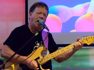 Lock Stock and Barrel perform at Long Shots Sports Cafe in Deep River  20230422