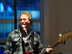 The Laurentian Hillbillies perform at Long Shots Sports Cafe in Deep River  20230527