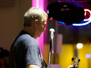 The Laurentian Hillbillies perform at Long Shots Sports Cafe in Deep River  20230527
