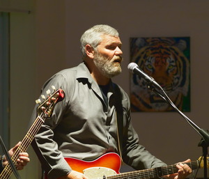 Open mic at Long Shots Sports Cafe in Deep River  20230606
