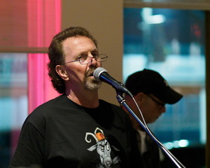 Open mic at Long Shots Sports Cafe in Deep River  20230606