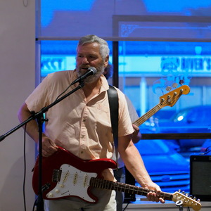 Open mic at Long Shots Sports Cafe in Deep River  20230613