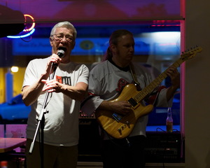 Open mic at Long Shots Sports Cafe in Deep River  20230613
