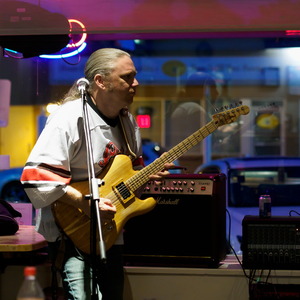 Open mic at Long Shots Sports Cafe in Deep River  20230613