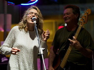 Open mic at Long Shots Sports Cafe in Deep River  20230613