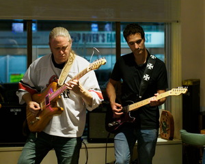 Open mic at Long Shots Sports Cafe in Deep River  20230613
