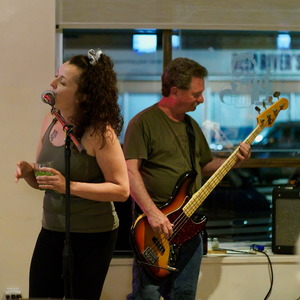 Open mic at Long Shots Sports Cafe in Deep River  20230613