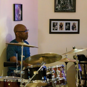 Open mic at Long Shots Sports Cafe in Deep River  20230704