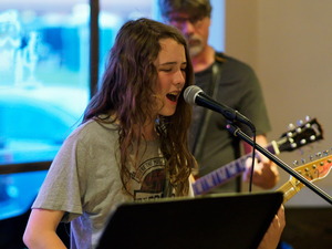 Open mic at Long Shots Sports Cafe in Deep River  20230711