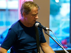 Open mic at Long Shots Sports Cafe in Deep River  20230711