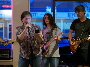 Open mic at Long Shots Sports Cafe in Deep River  20230711