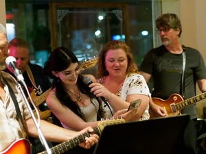 Open mic at Long Shots Sports Cafe in Deep River  20230711
