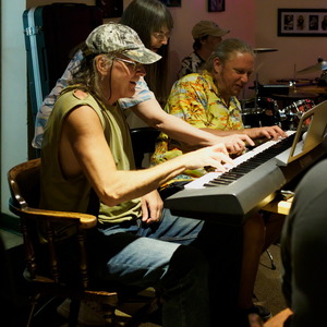 Open mic at Long Shots Sports Cafe in Deep River  20230725