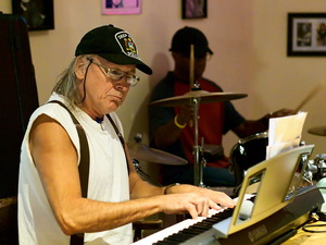 Open mic at Long Shots Sports Cafe in Deep River  20230912