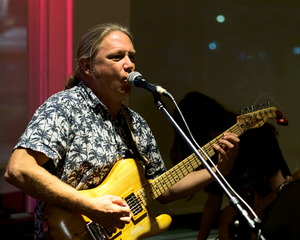 Open mic at Long Shots Sports Cafe in Deep River  20230912