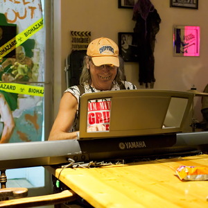 Open mic at Long Shots Sports Cafe in Deep River  20231031