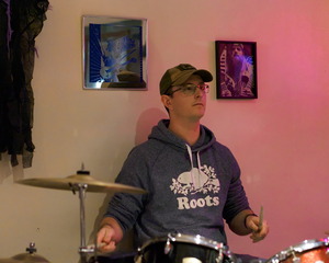 Open mic at Long Shots Sports Cafe in Deep River  20231031