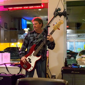 Open mic at Long Shots Sports Cafe in Deep River  20231031