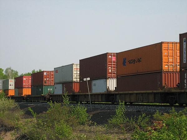 Train along the Wylie Road