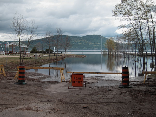 High water at the Deep River Pier