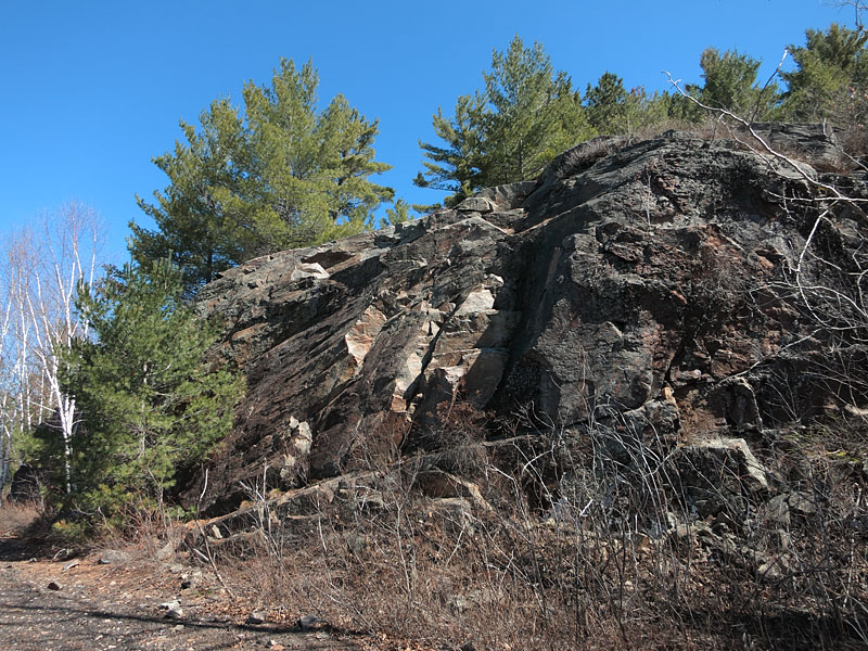 rock face on Grand Lake in Algonquin Park