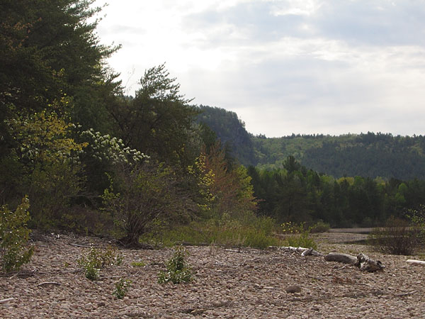 The cliff at Presquisle on the Ottawa River near Point Alexander