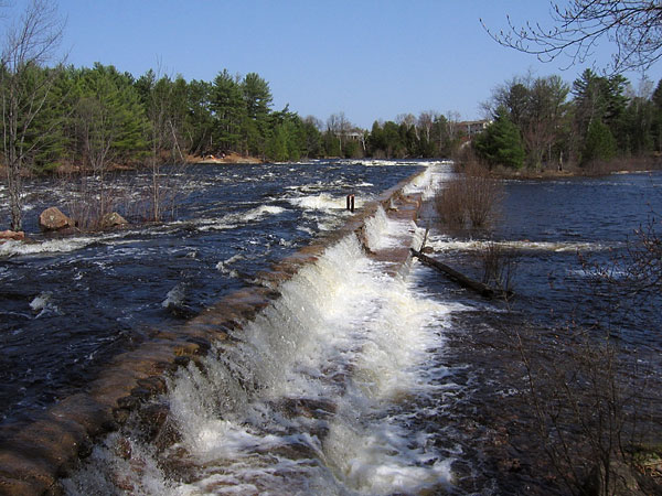 Petawawa River overflows its banks at the catwalk